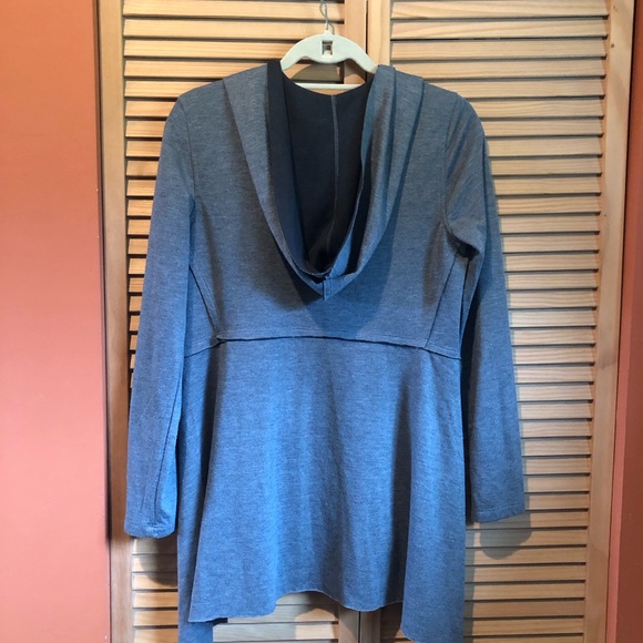 Gray and Black Open Front Cardigan - Picture 3 of 4